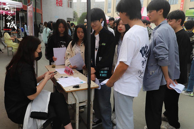 谷城職教中心舉辦2022屆畢業(yè)生就業(yè)推介會，聚焦信息技術咨詢服務領域